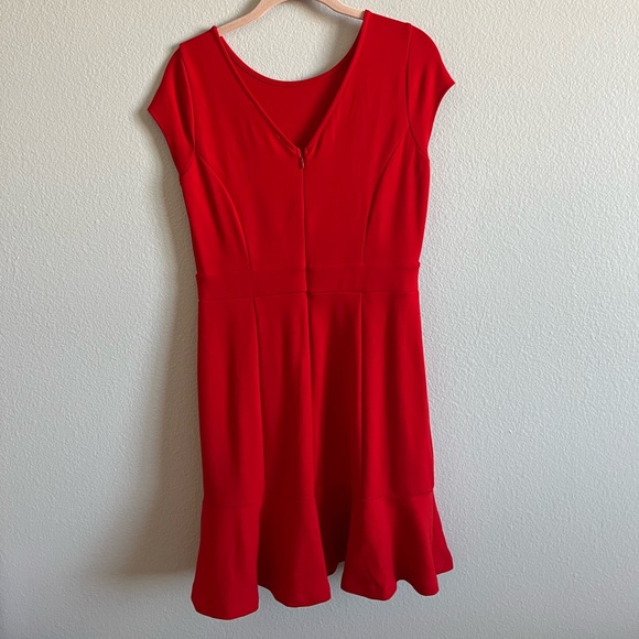 Loft Dress - Picture 2 of 3